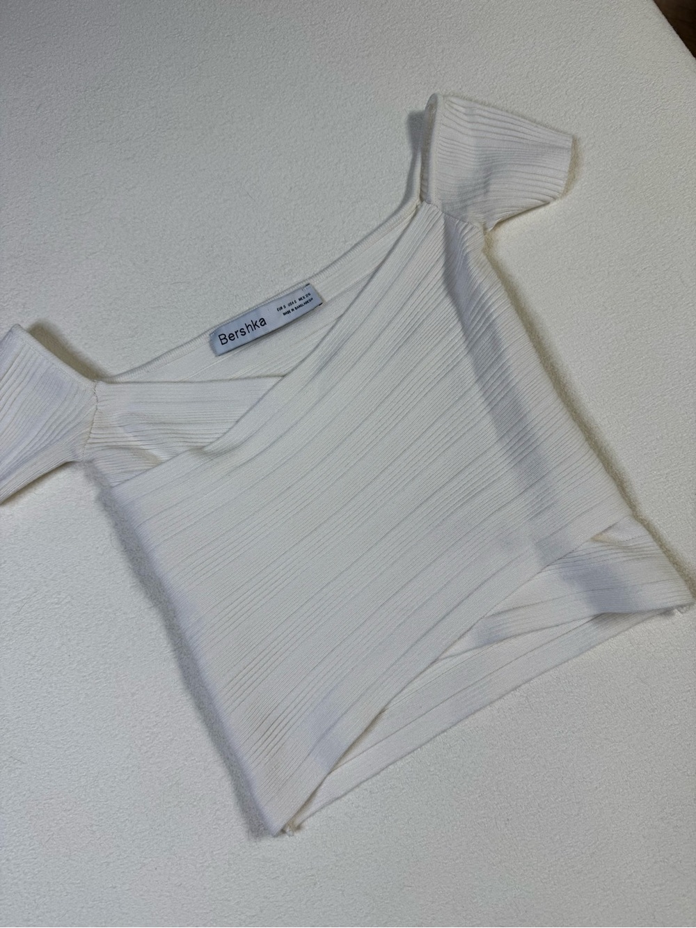 Bershka Cream Off-Shoulder Wrap Crop Top - Picture 5 of 7